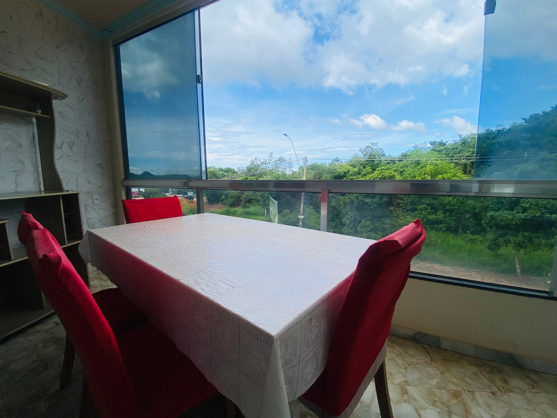 Sala de Jantar — Vista para a mata
